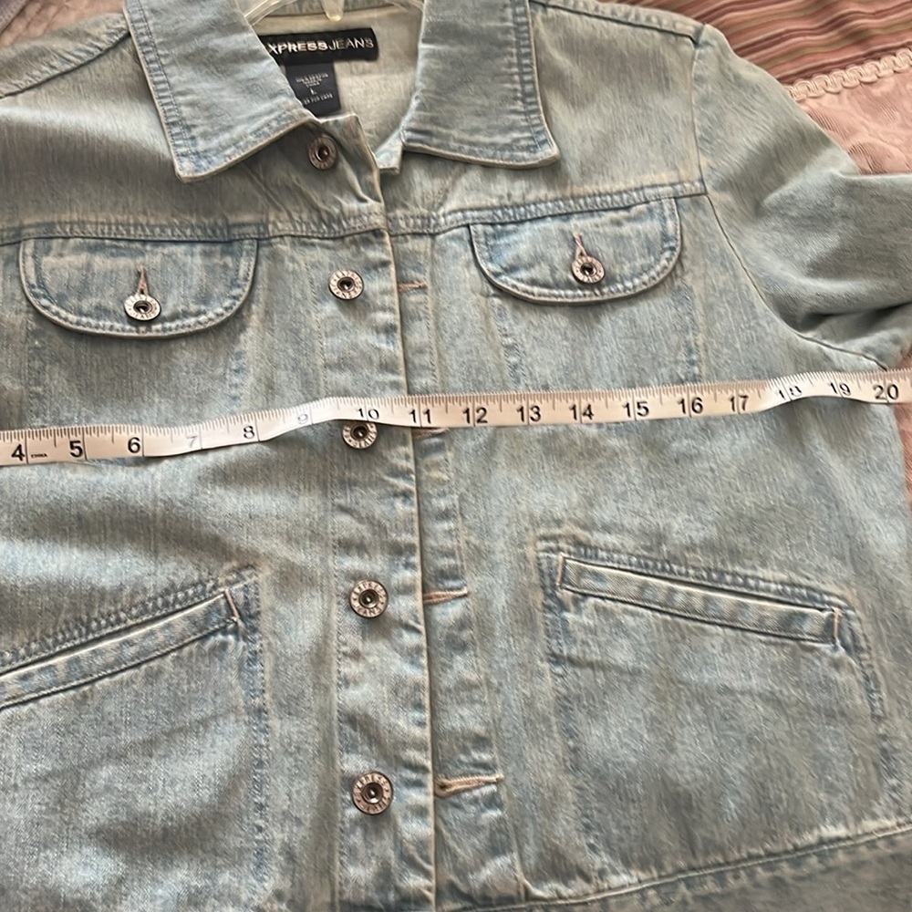 Vintage Express  jeans jacket floral on back used - Picture 9 of 10